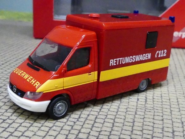 1/87 Herpa MB Sprinter RTW Feuerwehr 045964