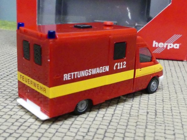 1/87 Herpa MB Sprinter RTW Feuerwehr 045964