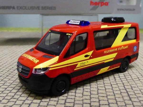 1/87 Herpa MB Sprinter MTW Feuerwehr Stuttgart 945141