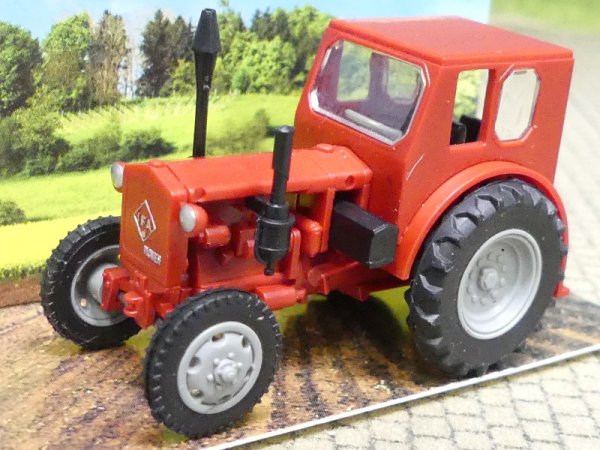 1/87 Busch Mehlhose Traktor Pionier rot 210 006403