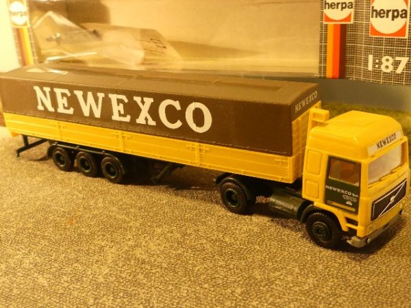 1/87 Herpa Volvo F12 NEWEXCO Planen Sattelzug #194