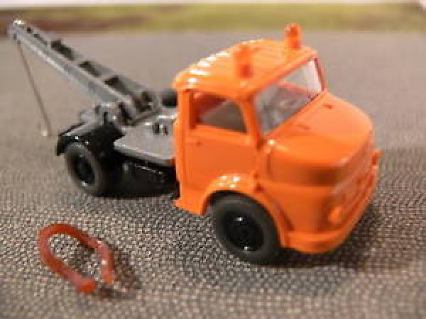 1/87 Wiking MB 1413 Kurzhauber Abschleppwagen orange 631 5 A