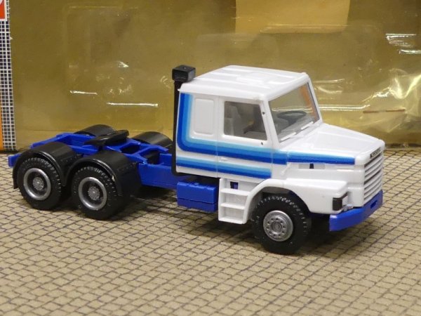 1/87 Herpa Scania Hauber weiß /blaue Streifen 3achs Zugmaschine 836270