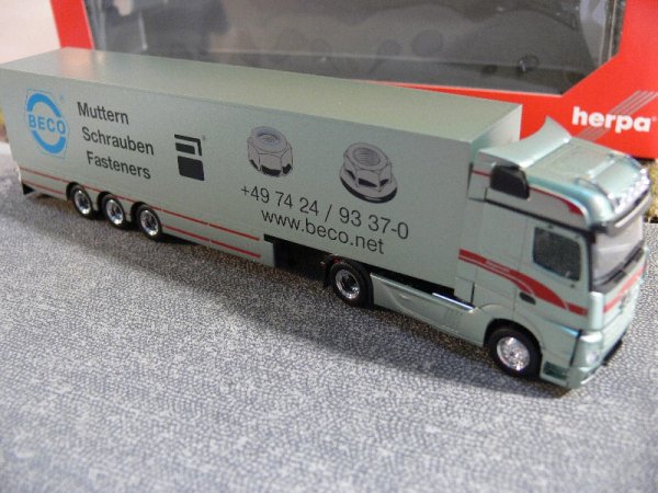 1/87 Herpa MB Actros Bigspace Bagemühl Koffer-Sattelzug 307055