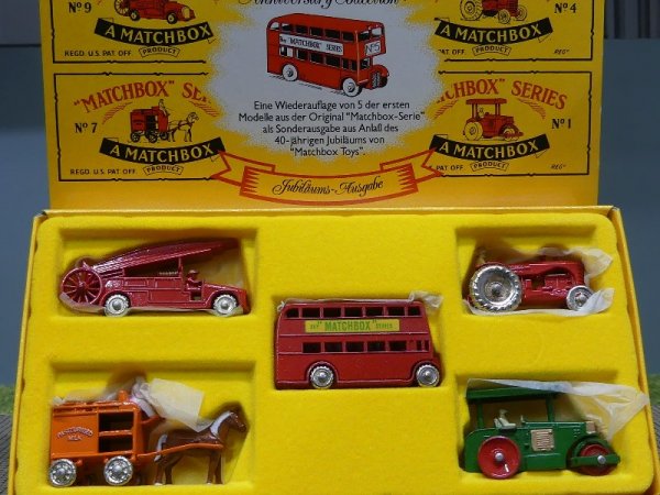 Matchbox 40 Jahre Set von 1988 # Feuerwehr-Kutsche-DD Bus-Walze-Traktor 30142