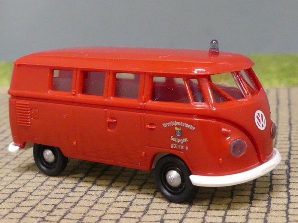 1/87 Brekina # 2215 VW T1 Feuerwehr Solingen Bus 31613