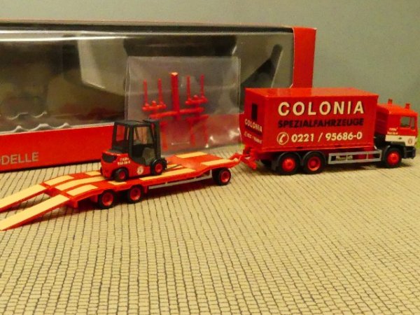 1/87 Herpa MAN F90 Container-LKW mit Goldhofer TU3 und Gabelstapler Colonia 308182