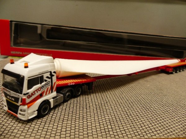 1/87 Herpa MAN TGX XLX Teletrailer SZ + Windradflügel Gatto Wind 310062