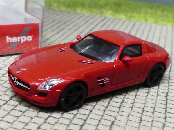 1/87 Herpa MB SLS AMG Le Mans rot metallic mit schwarzen Felgen 430784