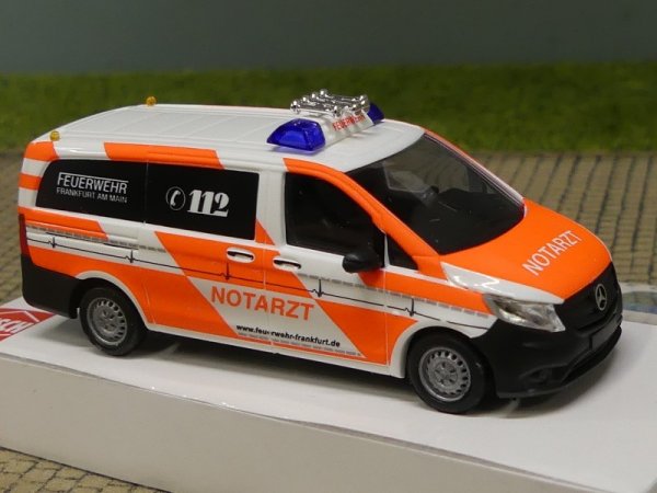 1/87 Busch MB Vito Notarzt Fw Frankfurt a.M. 51118