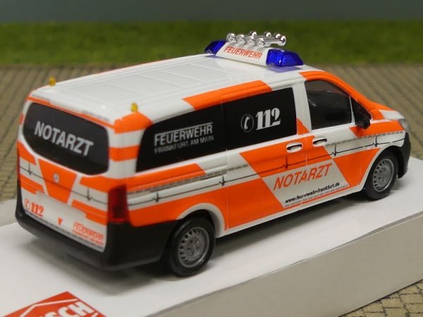 1/87 Busch MB Vito Notarzt Fw Frankfurt a.M. 51118