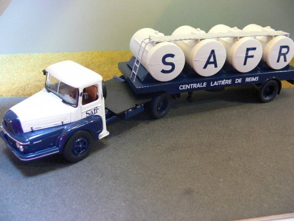 1/43 Ixo Unic ZU 102 T SAFR Tank LKW Truck 16