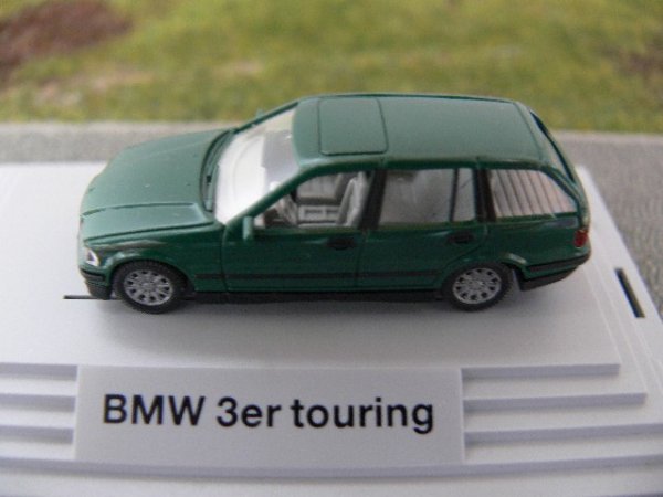 1/87 Wiking BMW 3er touring Kombi dunkelgrün PC Box