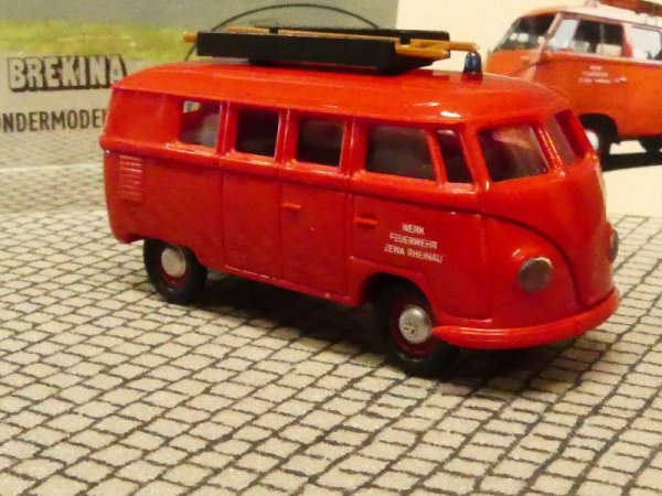 1/87 Brekina # 1874 VW T1 a Werkfeuerwehr ZEWA Rheinau Sondermodell