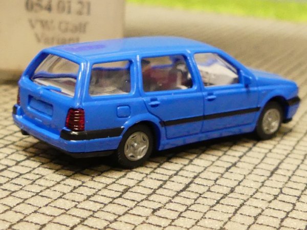 1/87 Wiking VW Golf Variant III himmelblau 054 01