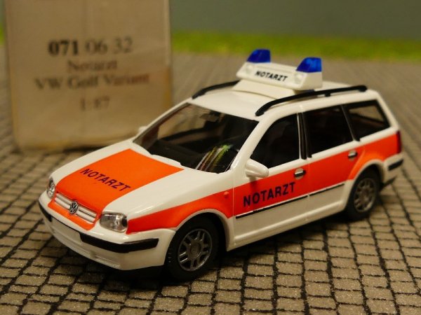 1/87 Wiking VW Golf Variant III Notarzt 071 06