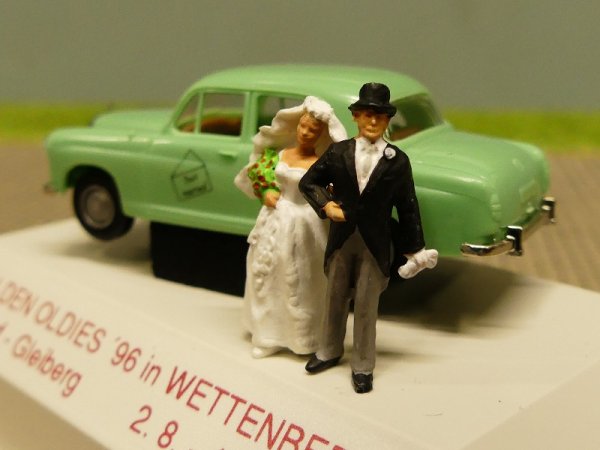 1/87 Brekina MB 180 mit Hochzeitspaar mintgrün