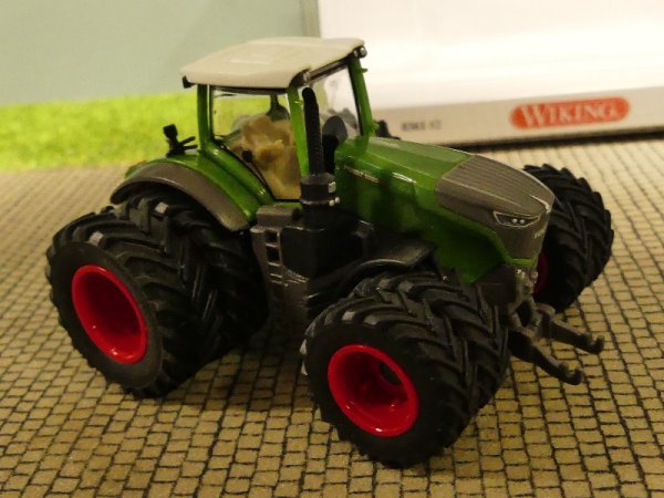 1/87 Wiking Fendt 1050 Vario mit Zwillingsreifen 0361 62