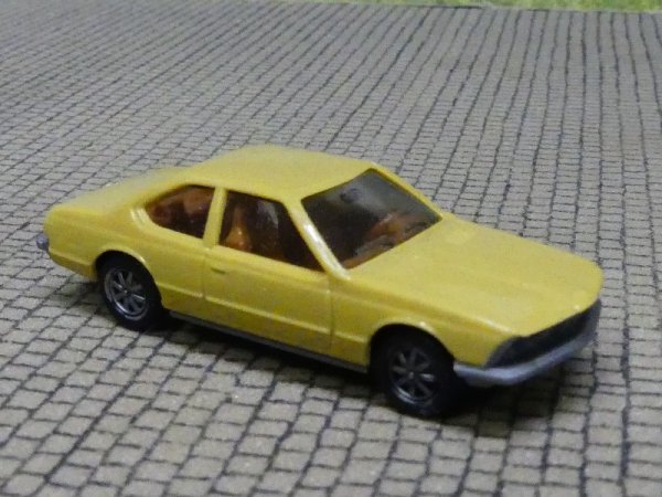 1/87 Herpa BMW 633 CSI beigegelb