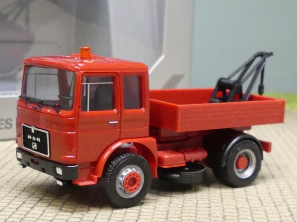 1/87 Herpa MAN F8 Abschleppwagen dunkelrot