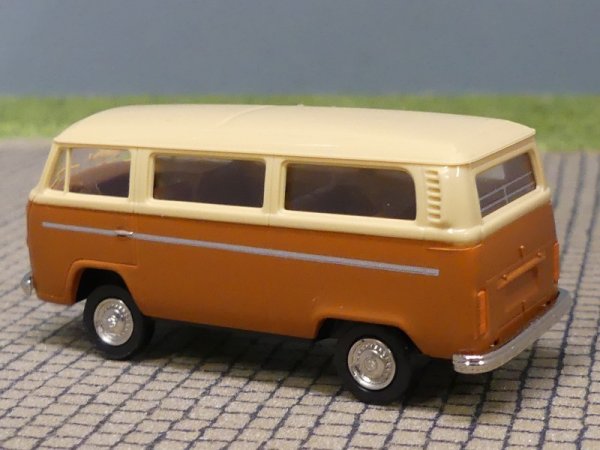 1/87 Brekina VW T2 beige/braun Bus