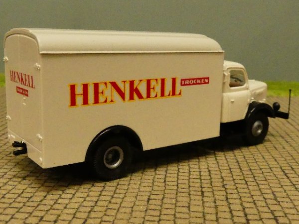 1/87 Brekina Henschel HS 140 Henkell Sekt Koffer LKW