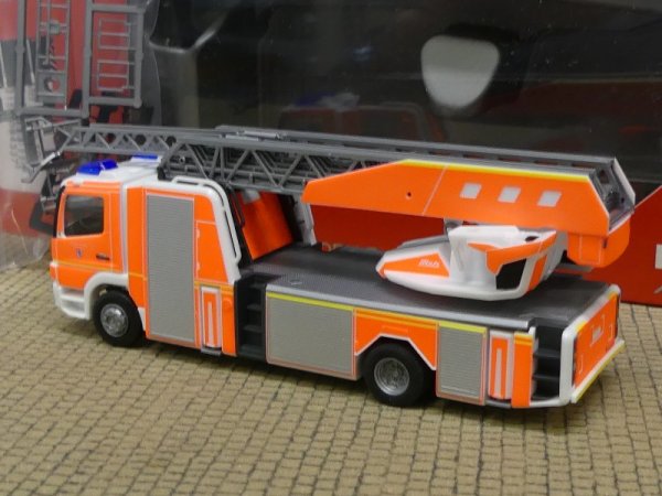 1/87 Herpa MB Atego Rosenbauer Drehleiter Feuerwehr Ingolstadt 094337