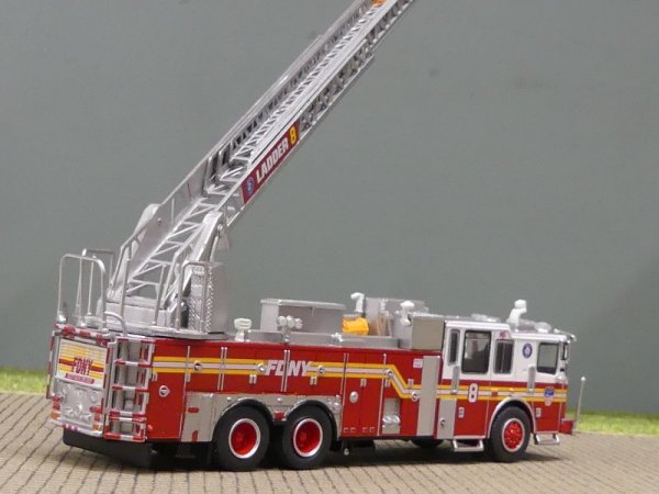 1/87 PCX Ferrara Ultra FDNY Manhatten #8 870693