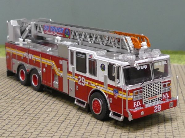 1/87 PCX Ferrara Ultra FDNY Bronx #29 870690