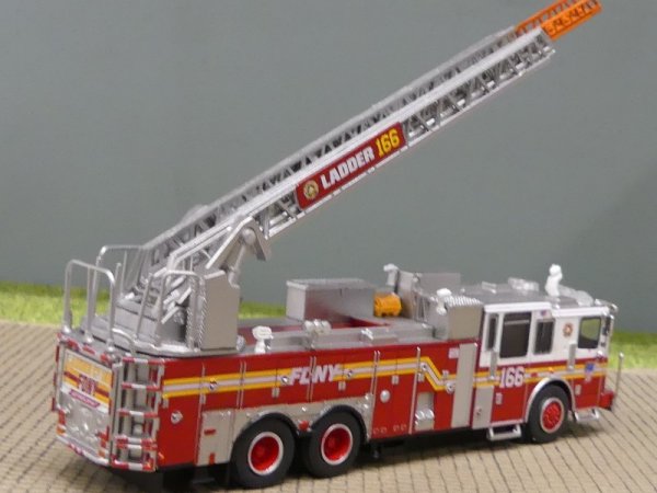 1/87 PCX Ferrara Ultra FDNY Brooklyn #166 870692