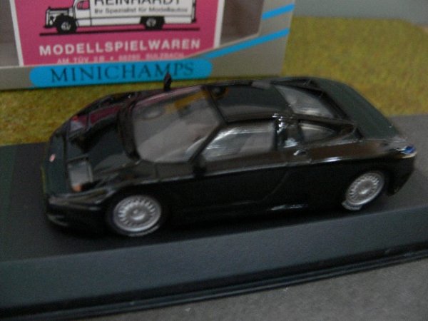 1/43 Minichamps Bugatti EB110 schwarz 430 102111