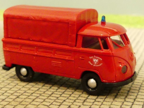 1/87 Brekina # 0468 VW T1 b Feuerwehr Gelnhausen Pritsche/Plane