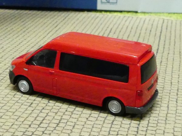 1/87 Rietze VW T6 Bus LR Mitteldach kirschrot 11617