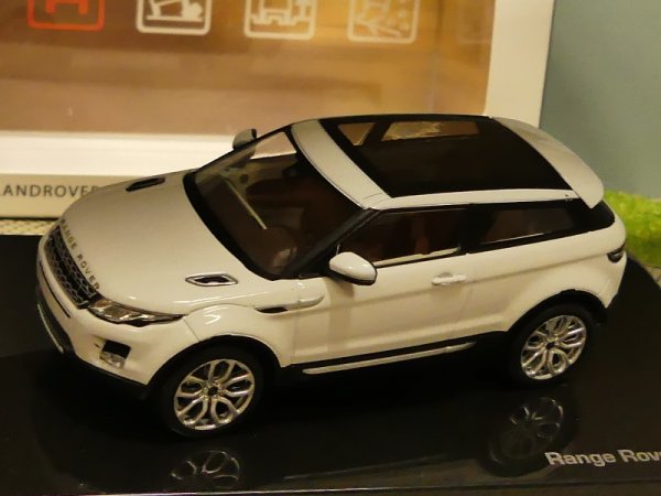 1/43 IXO Land Rover Evoque 3-türig weiß 276644