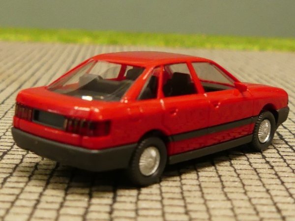 1/87 Wiking Audi 80 rot 121