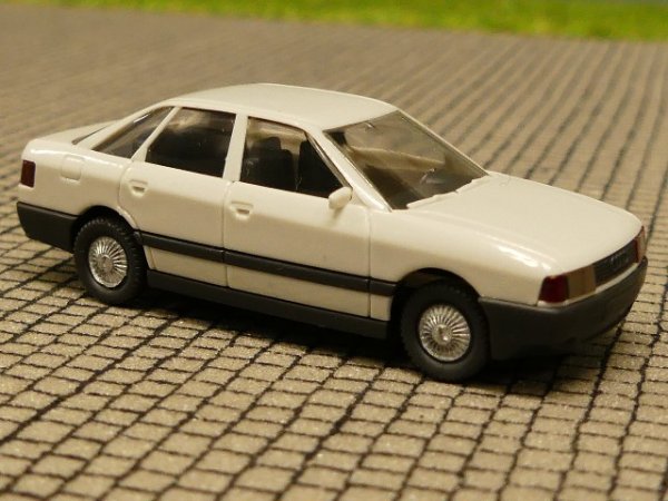 1/87 Wiking Audi 80 weiß 121