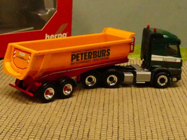 1/87 Herpa MB Arocs 6x4 Peterburs Rundmulden-Sattelzug 313766