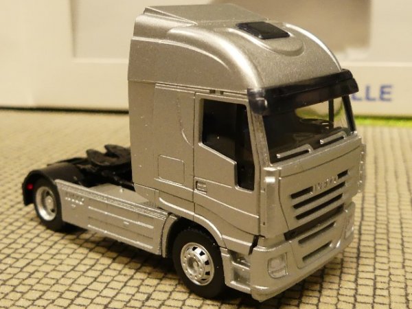 1/87 Rietze Iveco Stralis 2-Achs ZM silber metallic 60837