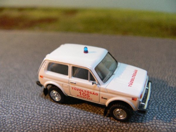 1/87 Brekina Lada Niva Feuerwehr Budapest 27228