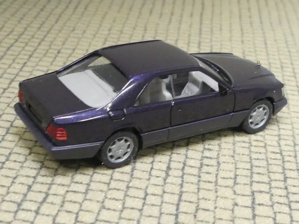 1/87 Herpa MB 320 E Coupé blaulila metallic 031455