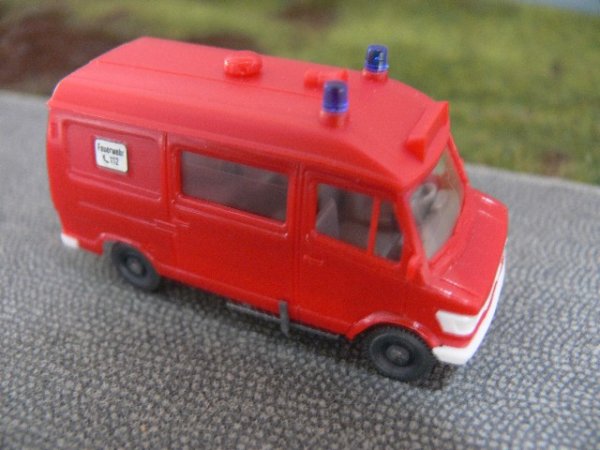 1/87 Wiking MB 207 Feuerwehr 112 KTW 605