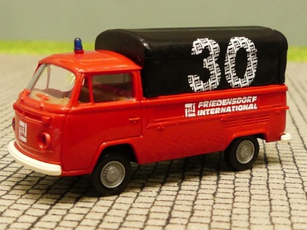 1/87 Brekina VW T2 Friedensdorf International Pritsche