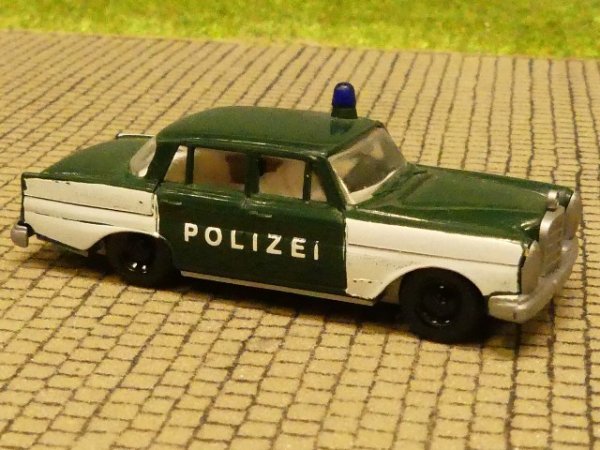 1/87 Busch MB 220 Polizei weiße Kotflügel Praline