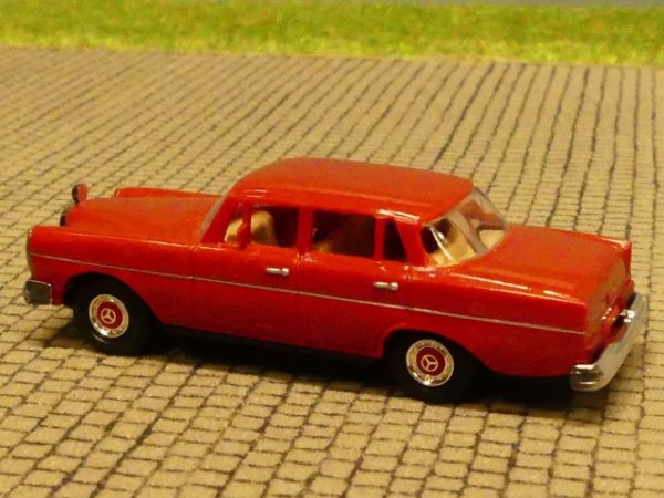 1/87 Busch MB 220 rot 40401