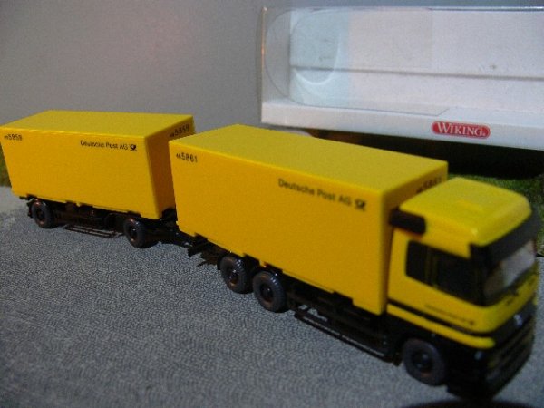 1/87 Wiking MB Actros Deutsche Post Wechselkoffer-Hängerzug 573 06 B