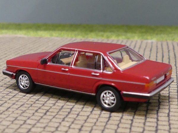 1/87 PCX Audi 100 (C2) dunkelrot 870067