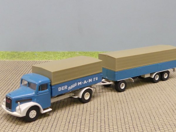 1/87 Brekina MAN F8 Der neue MAN F8 Planen-Hängerzug