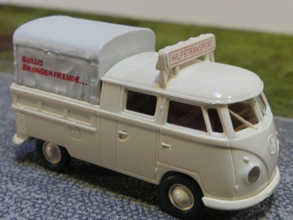 1/87 Brekina # 0654 VW T1 DoKa Hilfstransporte Bullikartei