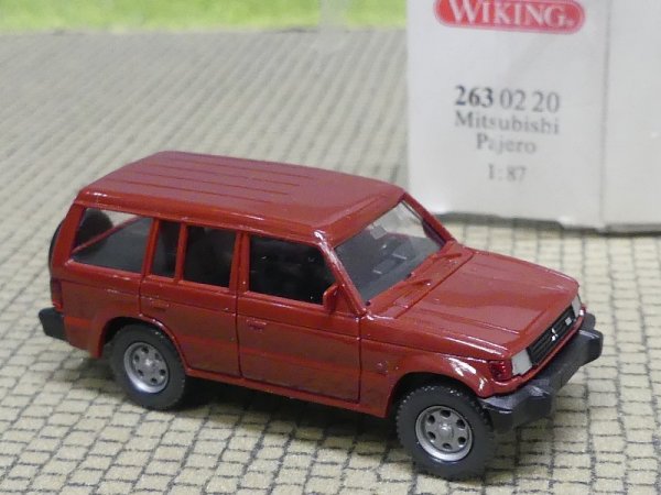 1/87 Wiking Mitsubishi Pajero dunkelrot 263 02