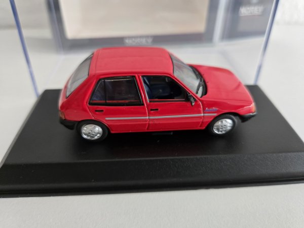 1/43 Norev Peugeot 205 Junior 1988 rot 471731